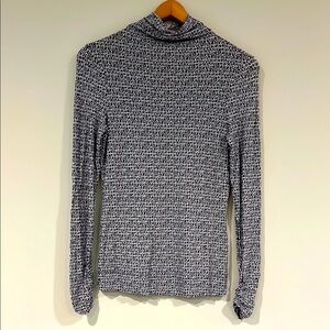 LILLY PULITZER Womens Its A Lilly Print Long Sleeve Mock Turtleneck Navy White